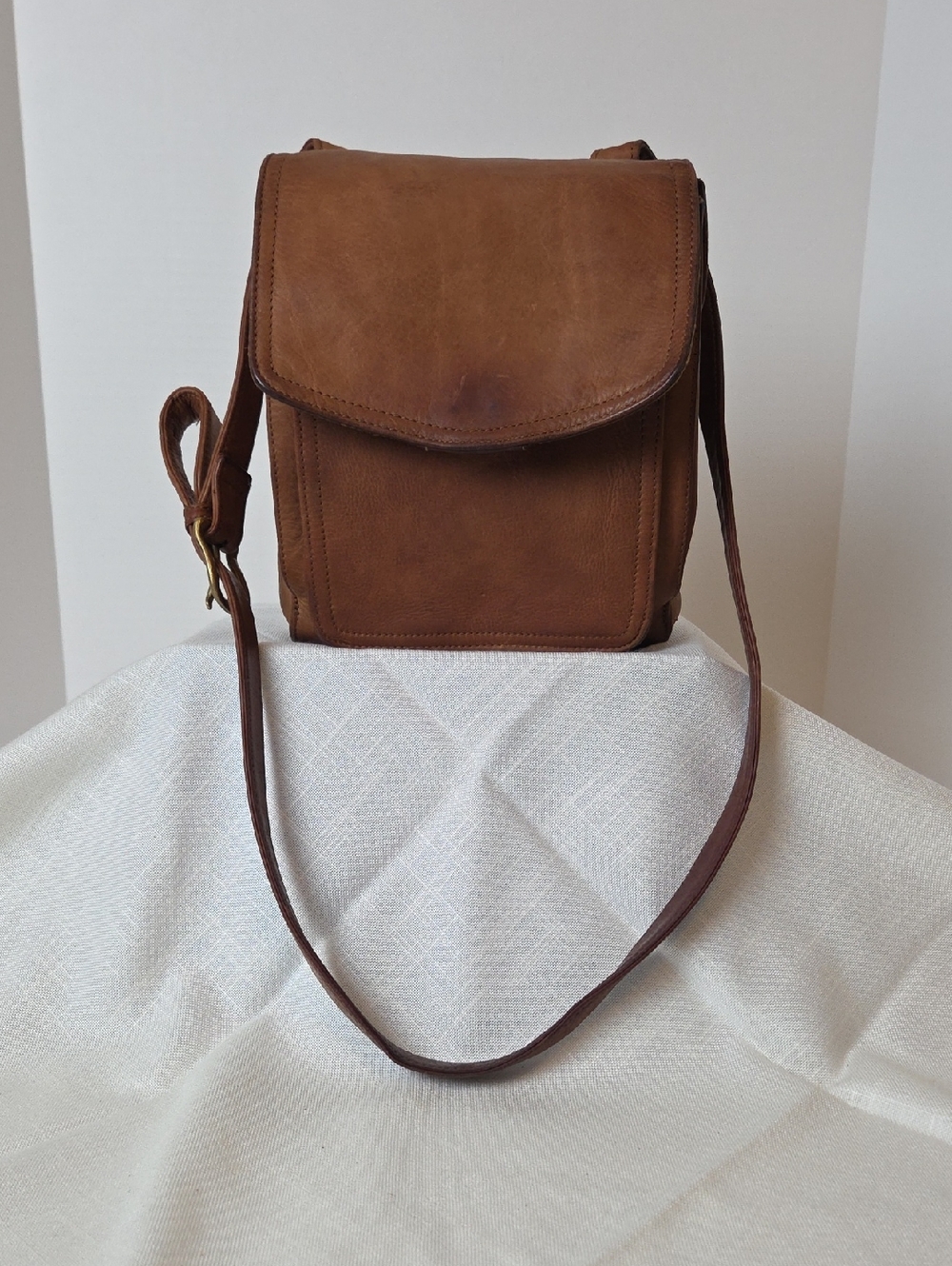 Vintage Fossil Cognac Leather Crossbody Bag